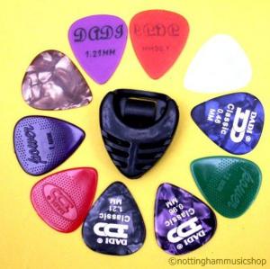 PICK HOLDER +10 MIX PLECTRUMS